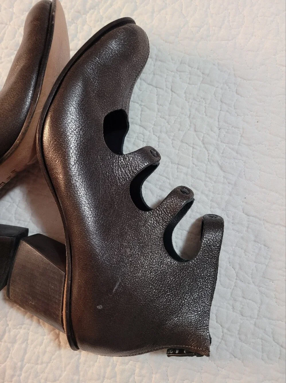 Cydwoq Engage Handmade Vintage Leather Block Heel Zipper Sz US 7.5 EU 37.5